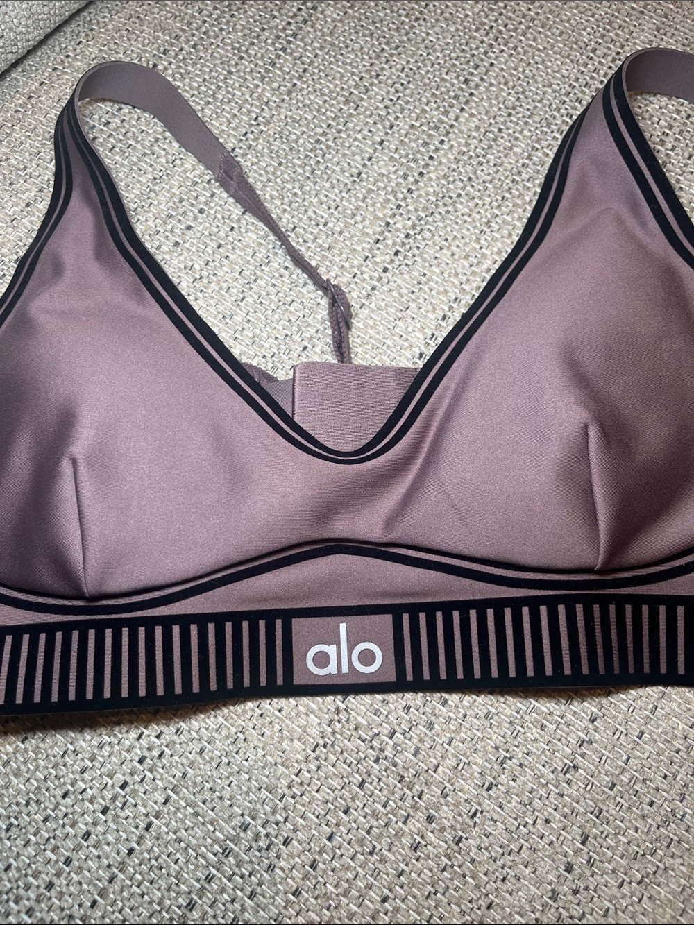 NWT ALO Yoga Airlift Line Up Bra in Raisinette Size Small (clasp bra!) - Picture 3 of 7